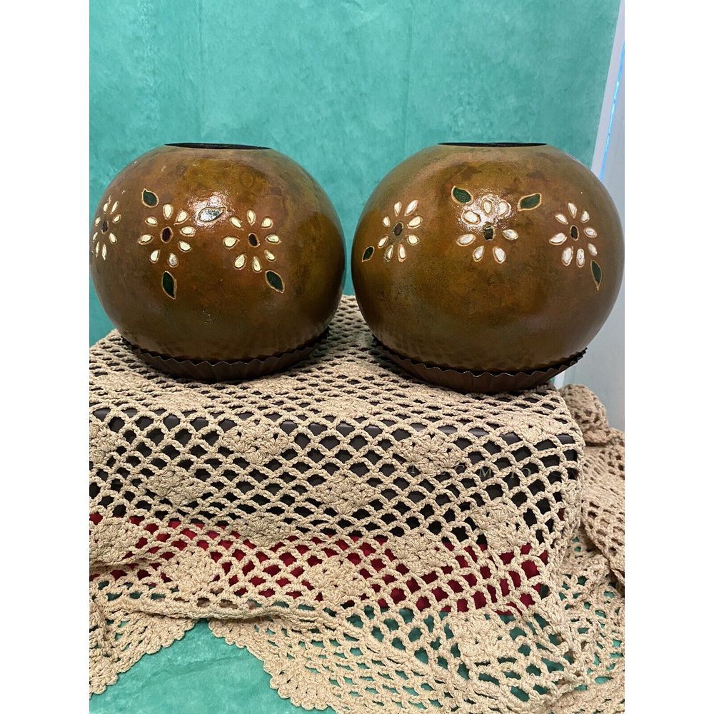 Wooden hand carved and hand painted round vases‎ sitting on copper bottom